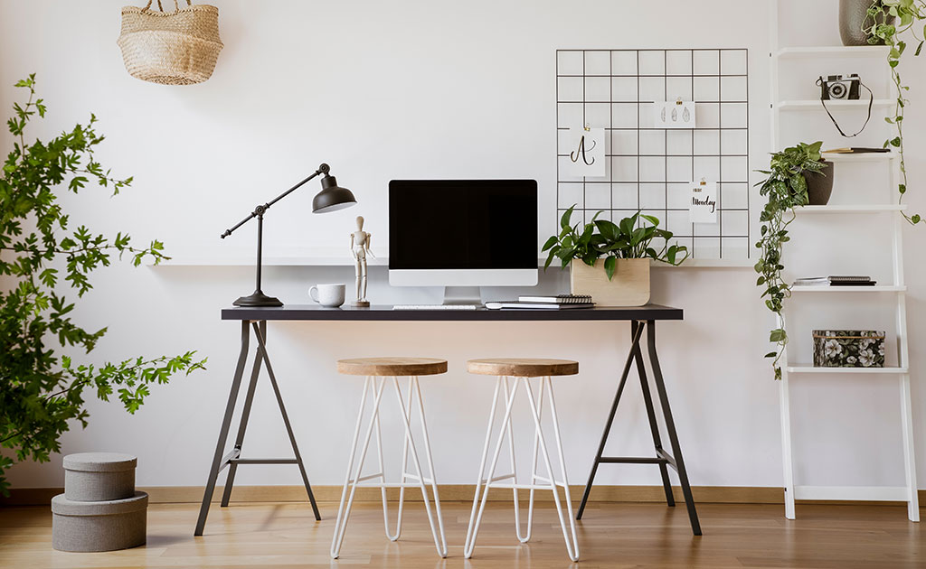 What does your desk say about you? - WorkPlacePro Blog